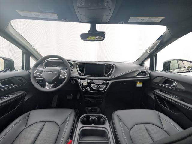 2027 Chrysler Pacifica Select AWD