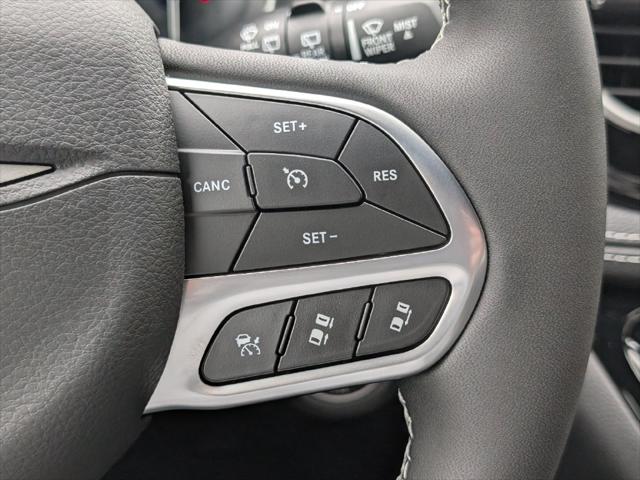 2027 Chrysler Pacifica Select AWD