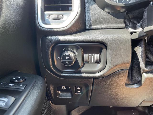2019 Ram 1500 Big Horn/Lone Star Crew Cab 4x4 57 Box