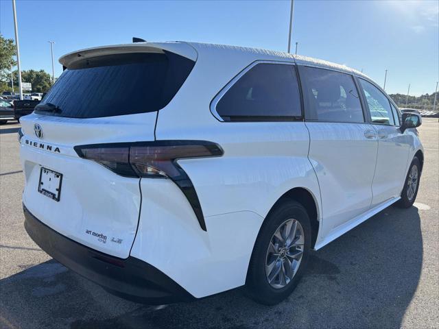Used 2025 Toyota Sienna LE For Sale in Jackson, MI
