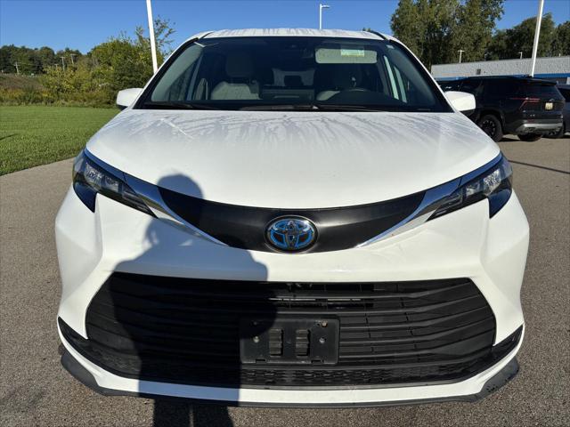 Used 2025 Toyota Sienna LE For Sale in Jackson, MI
