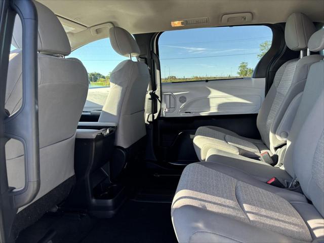 Used 2025 Toyota Sienna LE For Sale in Jackson, MI
