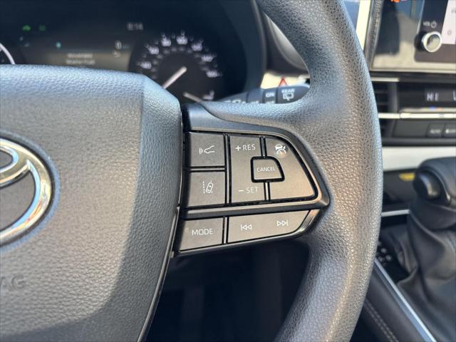 Used 2025 Toyota Sienna LE For Sale in Jackson, MI