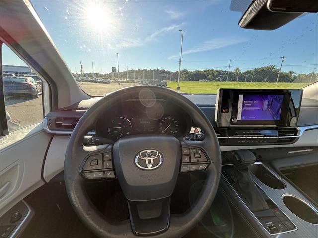 Used 2025 Toyota Sienna LE For Sale in Jackson, MI