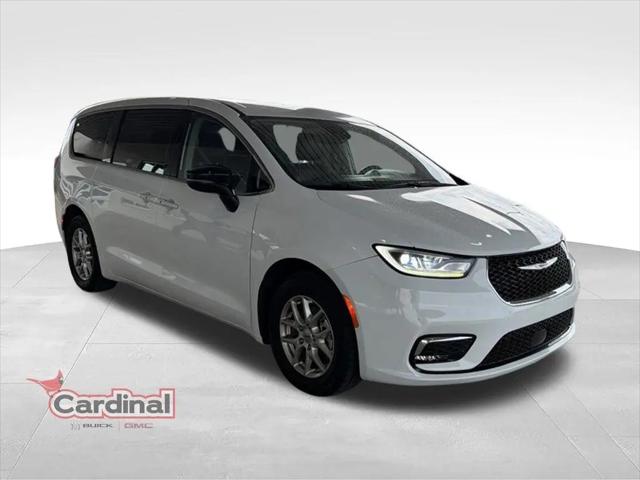 2024 Chrysler Pacifica Touring L for sale in Belleville, IL