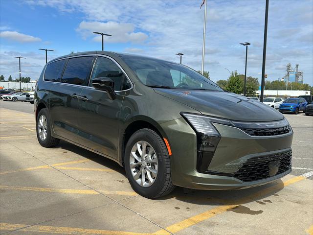 2027 Chrysler Pacifica Select AWD
