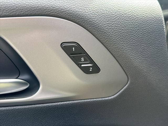 2027 Chrysler Pacifica Select AWD