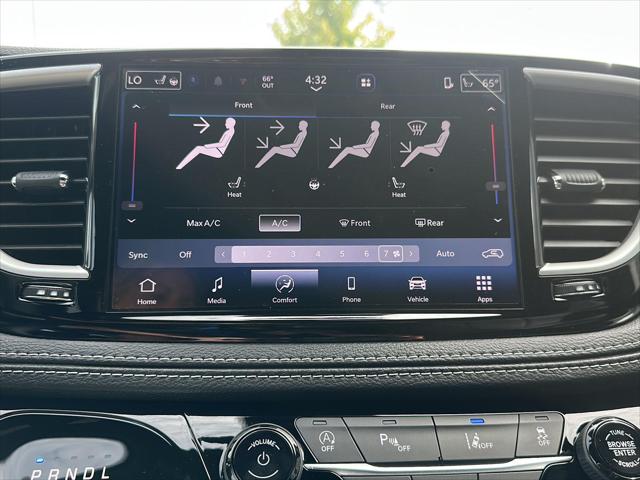 2027 Chrysler Pacifica Select AWD