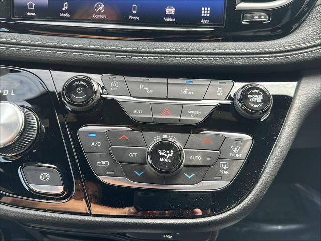 2027 Chrysler Pacifica Select AWD