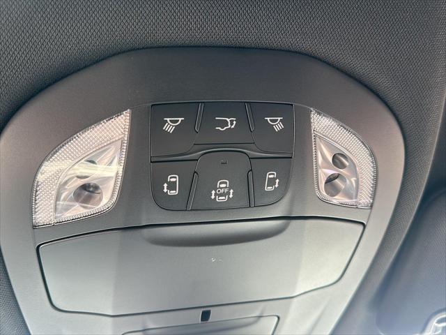 2027 Chrysler Pacifica Select AWD