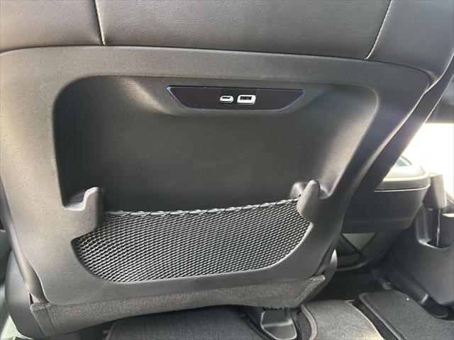 2027 Chrysler Pacifica Select AWD