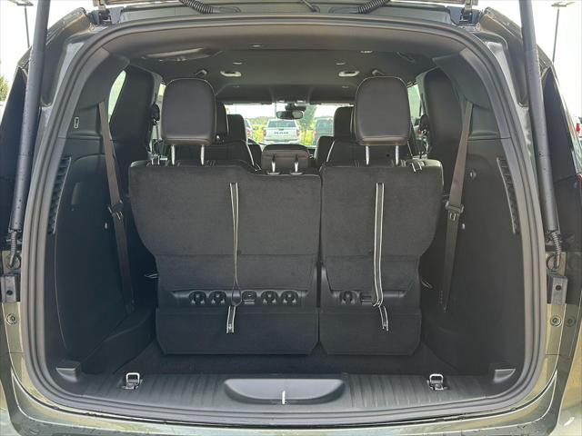 2027 Chrysler Pacifica Select AWD