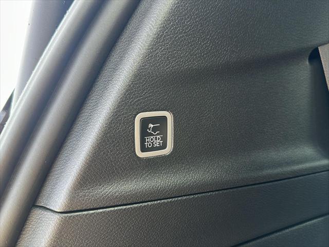 2027 Chrysler Pacifica Select AWD