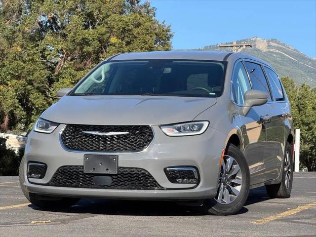 2022 Chrysler Pacifica Hybrid Touring L for sale in Bountiful, UT