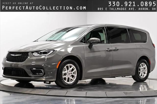 2023 Chrysler Pacifica Touring L for sale in Akron, OH