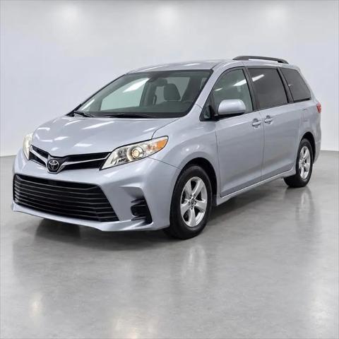 2019 Toyota Sienna LE 8 Passenger for sale in Clarendon Hills, IL