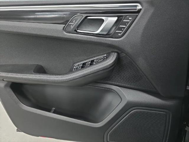 2023 Porsche Macan Macan