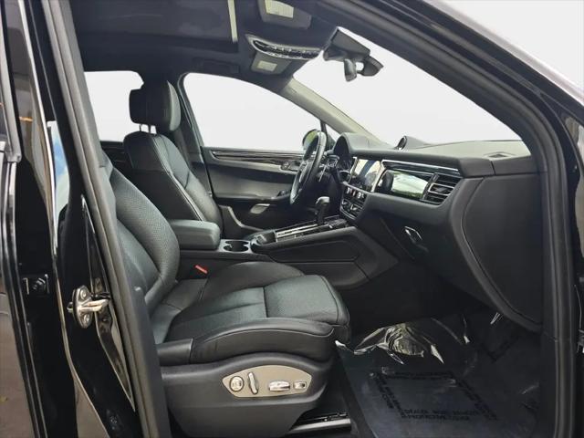 2023 Porsche Macan T