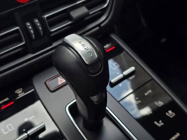 2023 Porsche Macan T