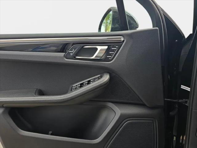 2023 Porsche Macan T