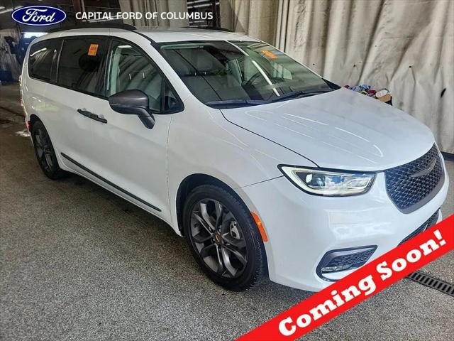 2023 Chrysler Pacifica Touring L for sale near Columbus, OH