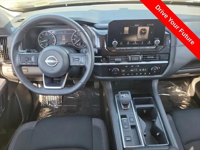 2025 Nissan Pathfinder SV FWD