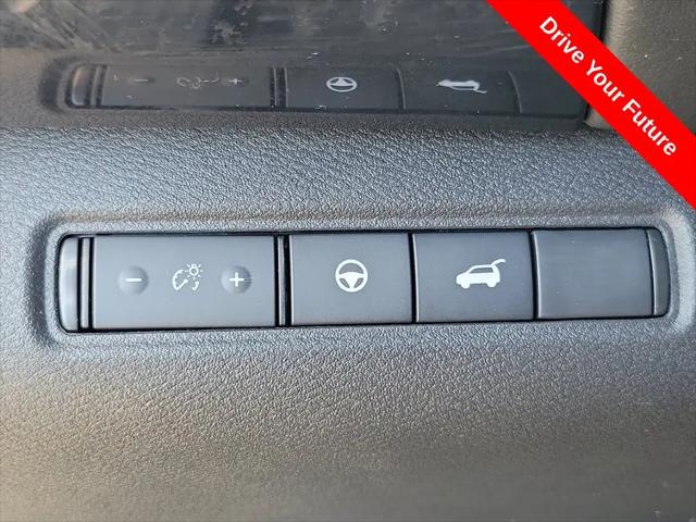 2025 Nissan Pathfinder SV FWD