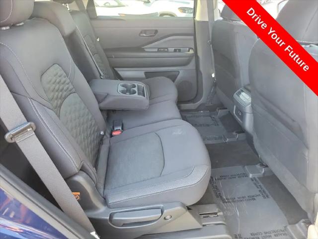 2025 Nissan Pathfinder SV FWD