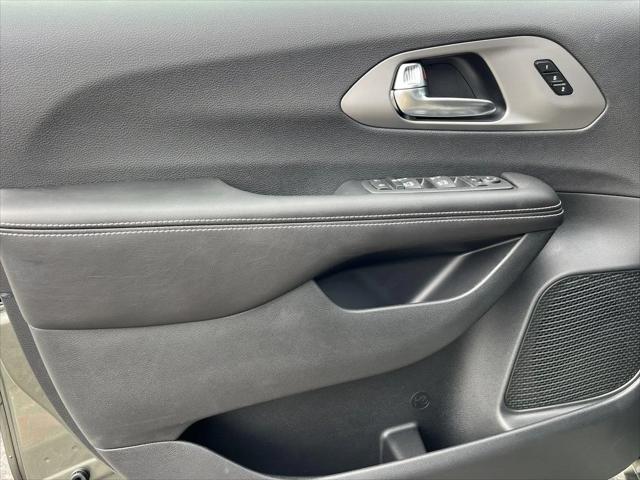 2027 Chrysler Pacifica Limited AWD
