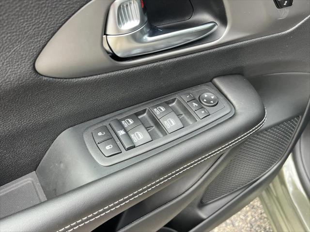 2027 Chrysler Pacifica Limited AWD