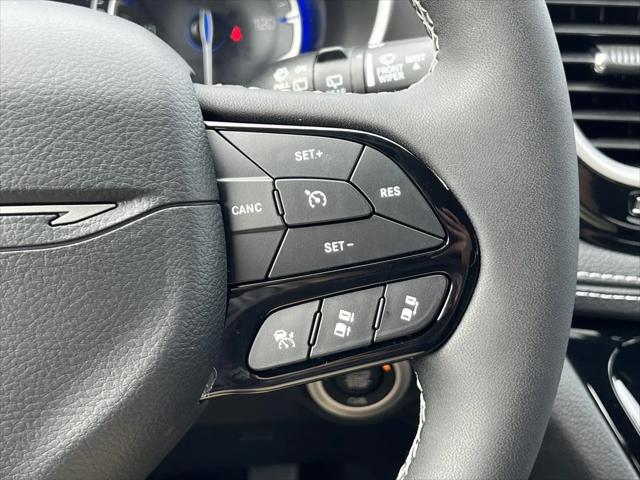 2027 Chrysler Pacifica Limited AWD