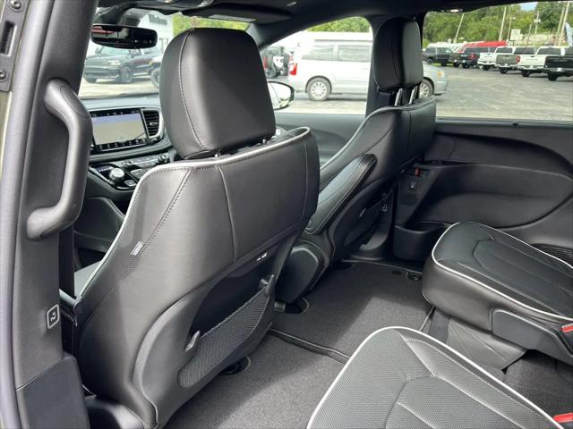 2027 Chrysler Pacifica Limited AWD