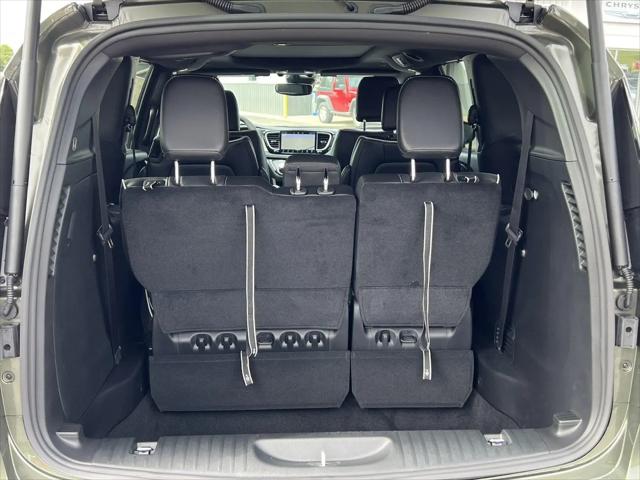 2027 Chrysler Pacifica Limited AWD