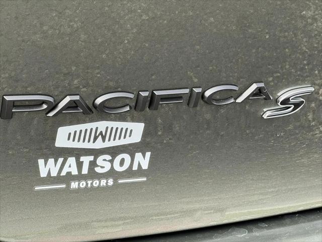 2027 Chrysler Pacifica Limited AWD