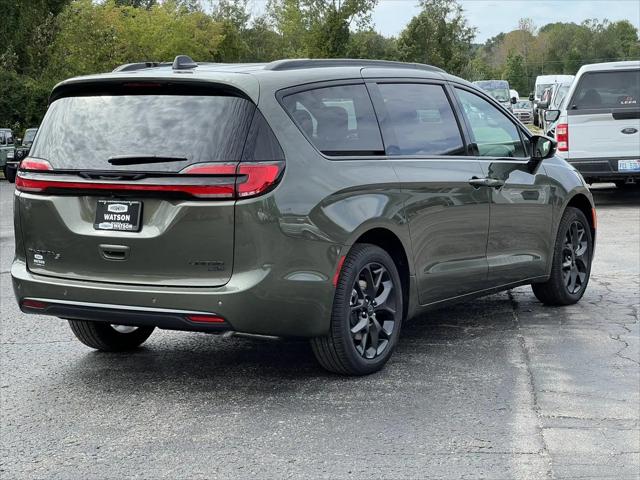2027 Chrysler Pacifica Limited AWD