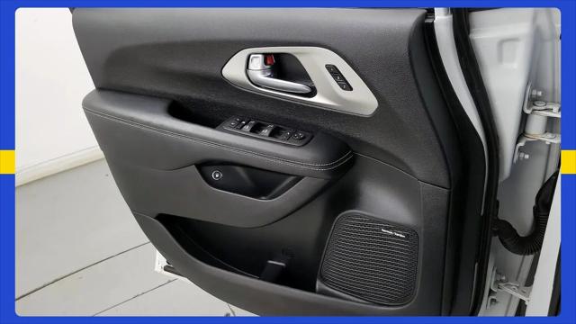 2023 Chrysler Pacifica Hybrid Limited