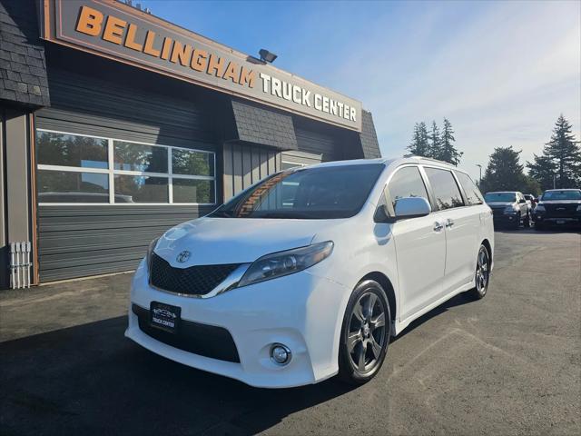 2017 Toyota Sienna SE 8 Passenger for sale in Lynden, WA