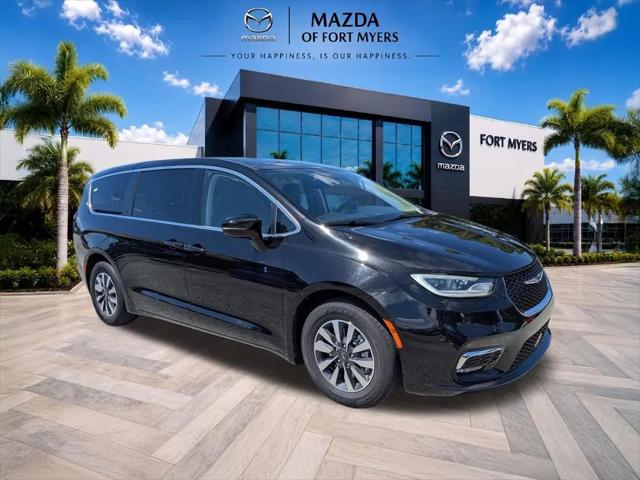 2024 Chrysler Pacifica Hybrid Select for sale in Fort Myers, FL