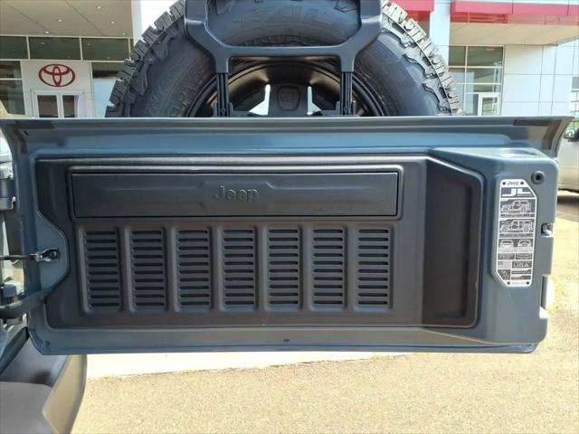 2024 Jeep Wrangler 4-Door Sahara 4x4