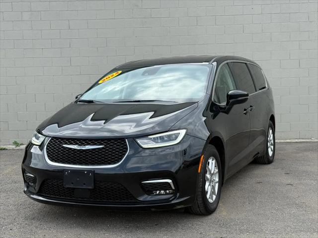 2024 Chrysler Pacifica Touring L for sale in Wayne, MI