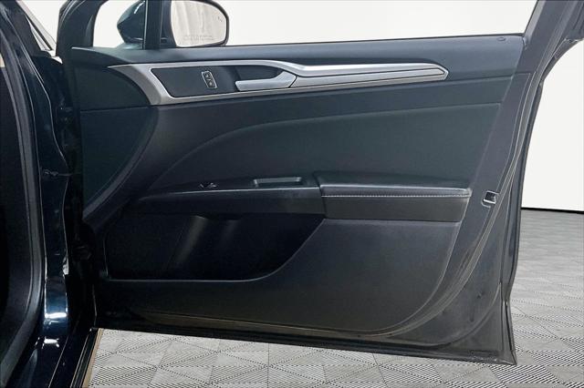 2020 Ford Fusion SE