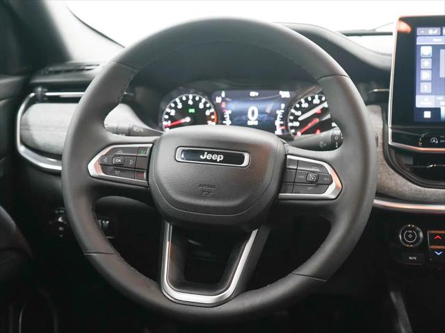 2023 Jeep Compass Latitude Lux FWD