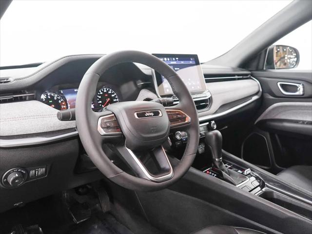 2023 Jeep Compass Latitude Lux FWD