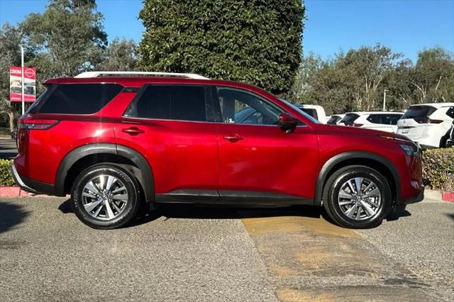 2025 Nissan Pathfinder SL FWD