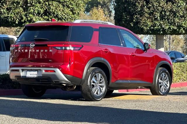2025 Nissan Pathfinder SL FWD