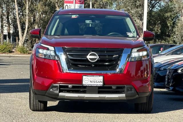 2025 Nissan Pathfinder SL FWD