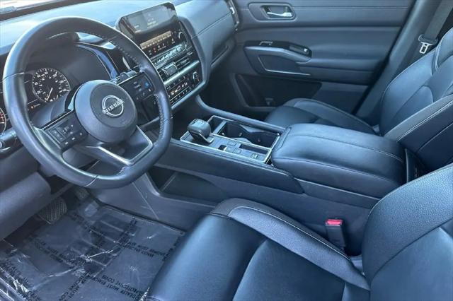 2025 Nissan Pathfinder SL FWD