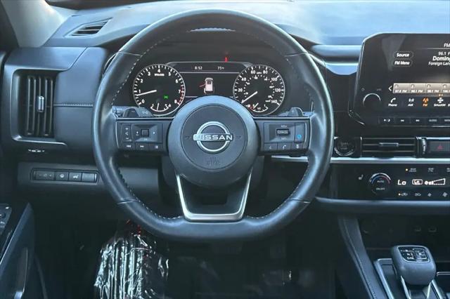 2025 Nissan Pathfinder SL FWD