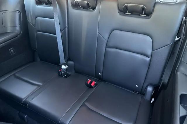 2025 Nissan Pathfinder SL FWD