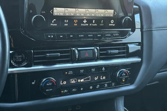 2025 Nissan Pathfinder SL FWD